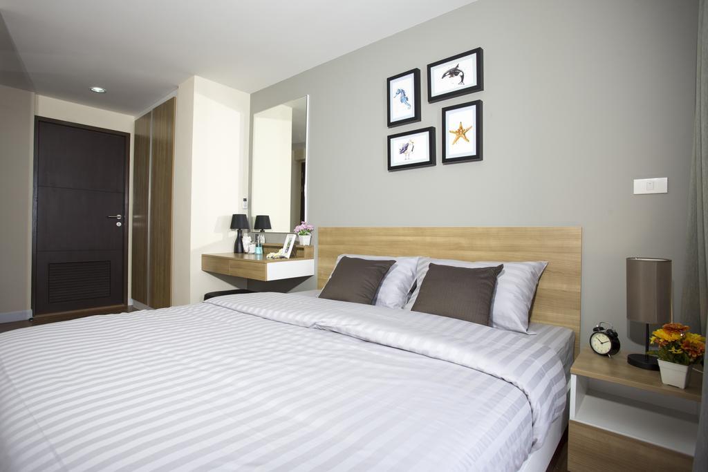 Bbg Seaside Luxurious Service Apartment Bang Saen Phòng bức ảnh