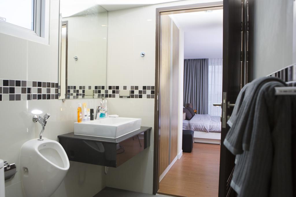 Bbg Seaside Luxurious Service Apartment Bang Saen Phòng bức ảnh
