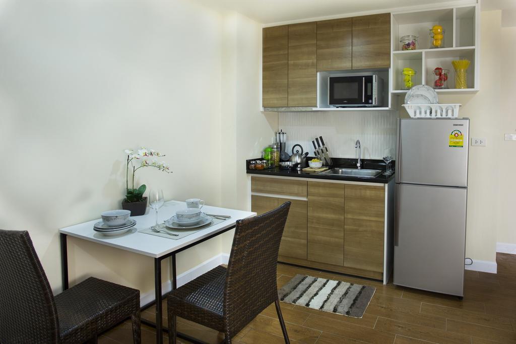 Bbg Seaside Luxurious Service Apartment Bang Saen Phòng bức ảnh