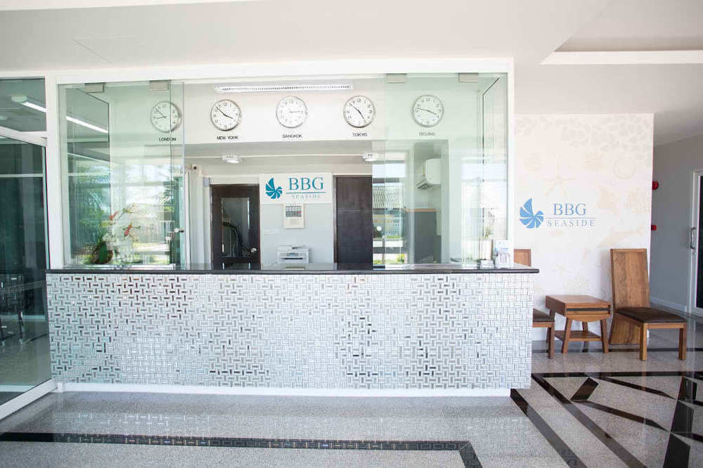 Bbg Seaside Luxurious Service Apartment Bang Saen Ngoại thất bức ảnh