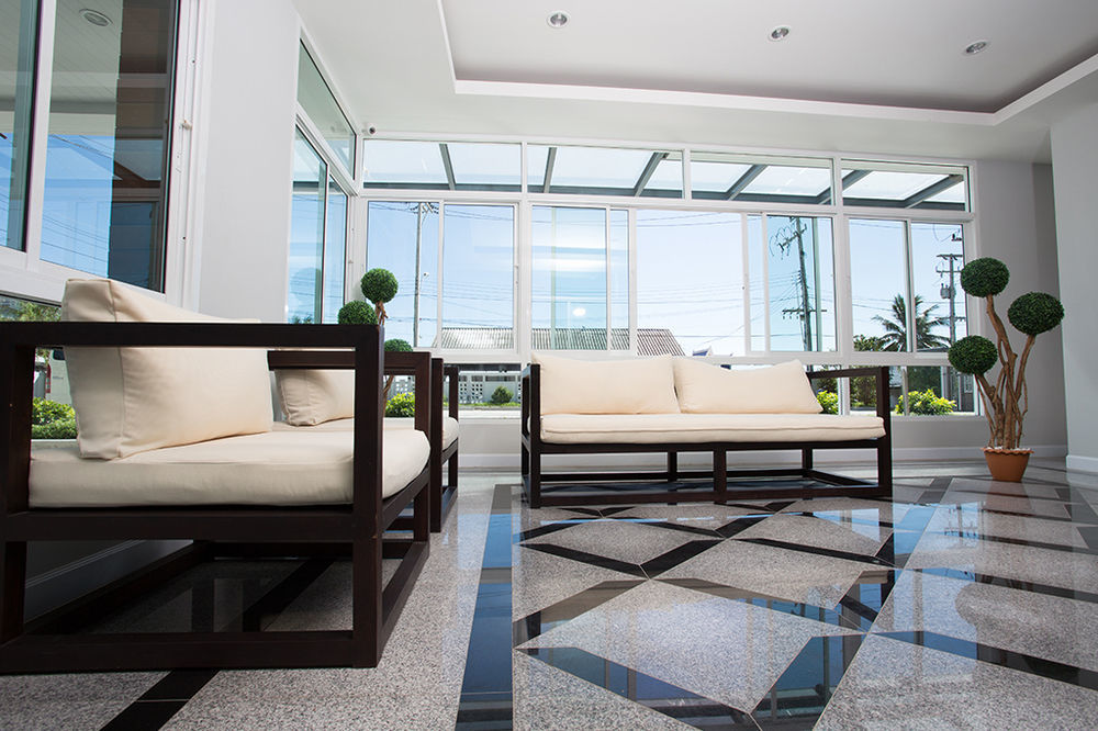 Bbg Seaside Luxurious Service Apartment Bang Saen Ngoại thất bức ảnh