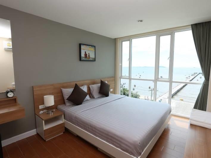 Bbg Seaside Luxurious Service Apartment Bang Saen Ngoại thất bức ảnh