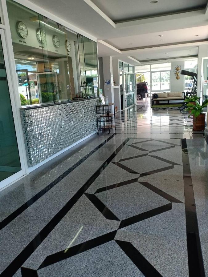 Bbg Seaside Luxurious Service Apartment Bang Saen Ngoại thất bức ảnh